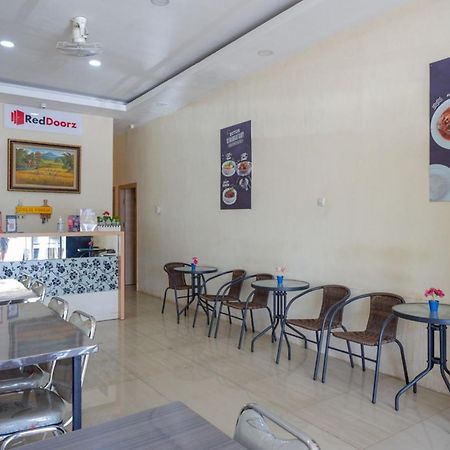 Reddoorz Plus @ Losari ماكاسار المظهر الخارجي الصورة
